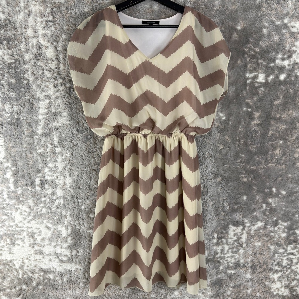 Espresso Size M Chevron Zig Zag V-Neck Elastic Waist Mini Dress Tan Short Sleeve